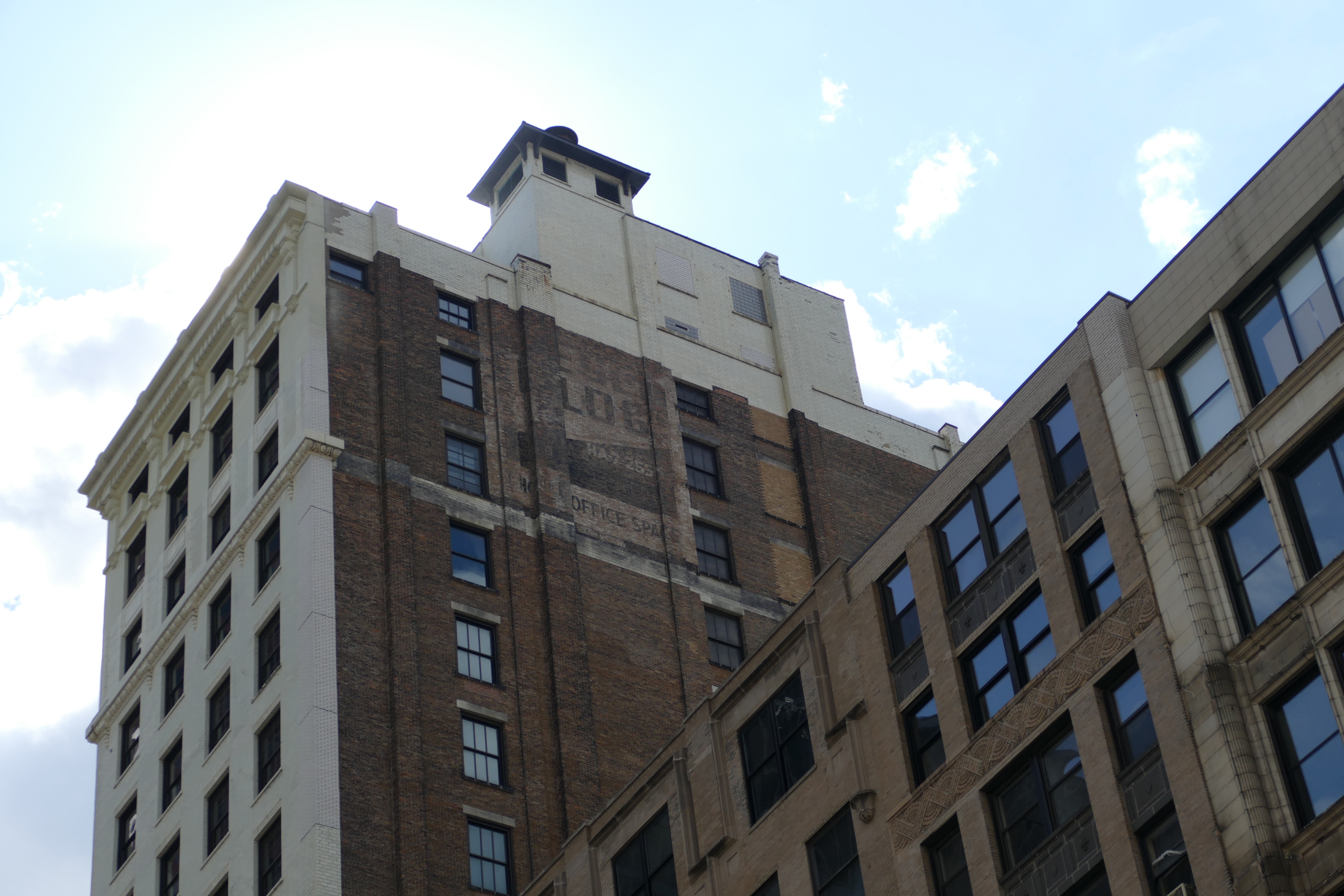 The faded office space advertisement on the Chicago landmark Steger Building. (Photo courtesy of Marissa Nelson)