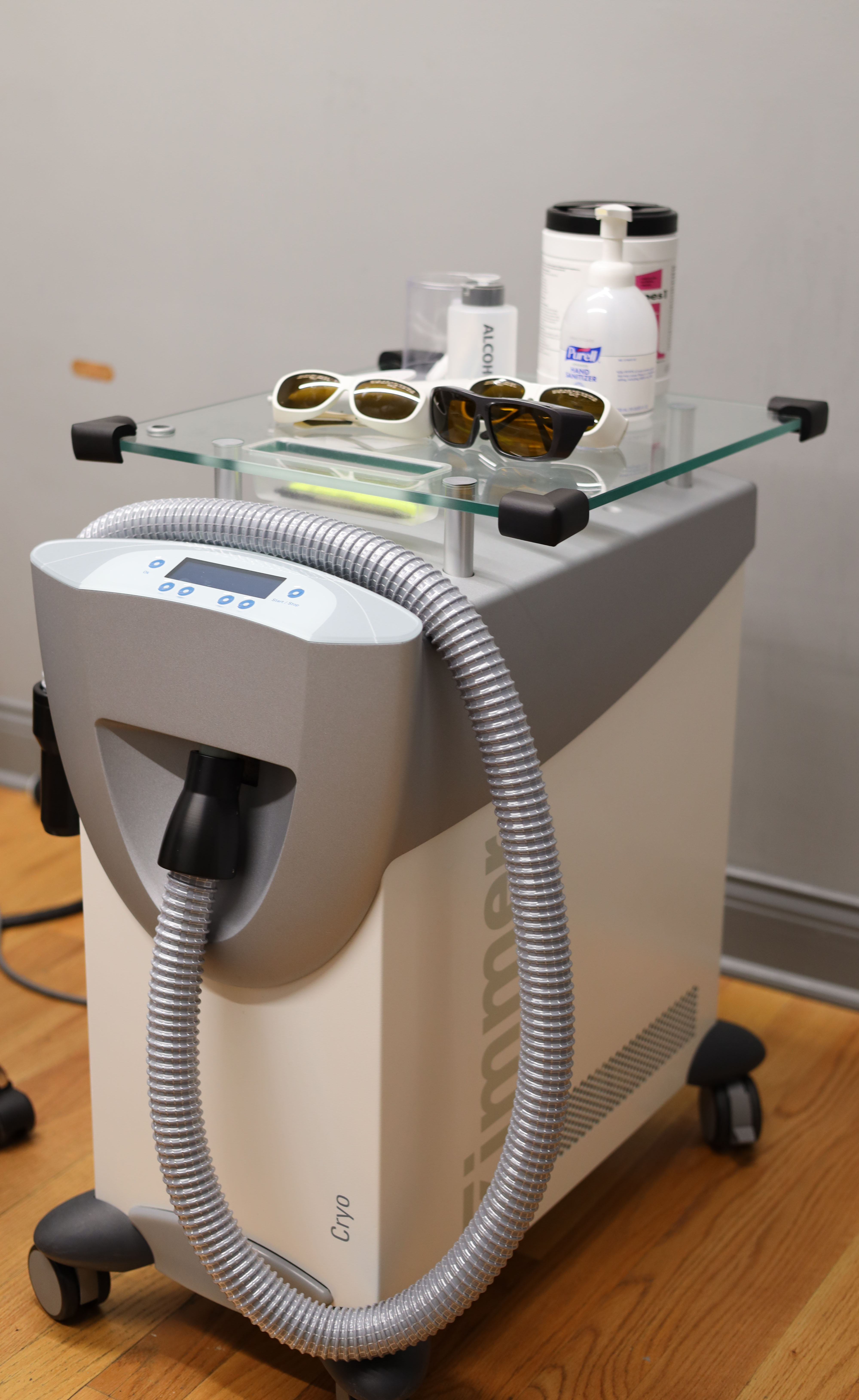 Removery's prep station setup on top of the Zimmer machine that is used to minimize patients' pain by emitting cool air. Photo by Billie Rollason.