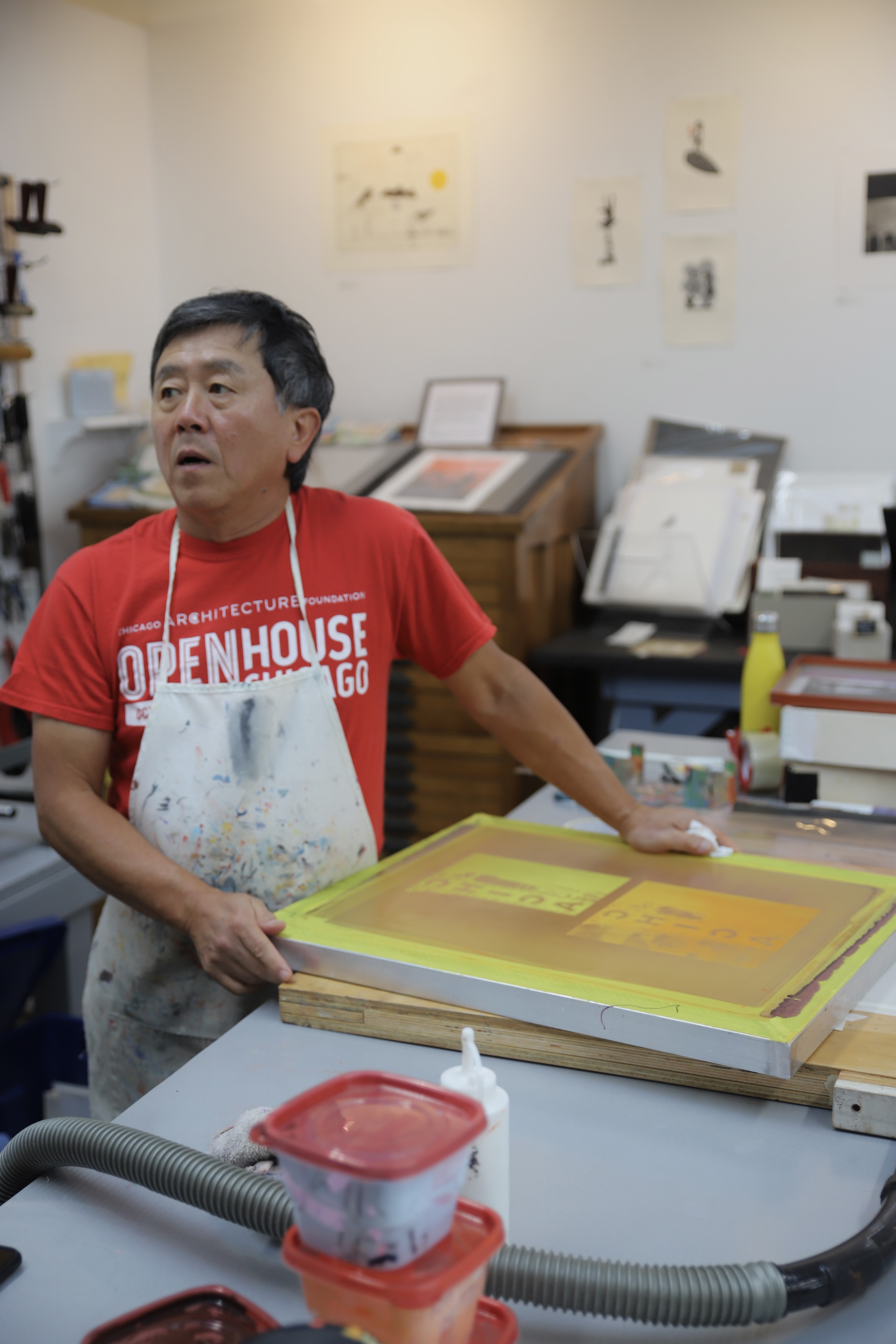 Hiroshi Ariyama demonstrating silk screen writing on Sunday, October 15 | photo by Jana Simovic